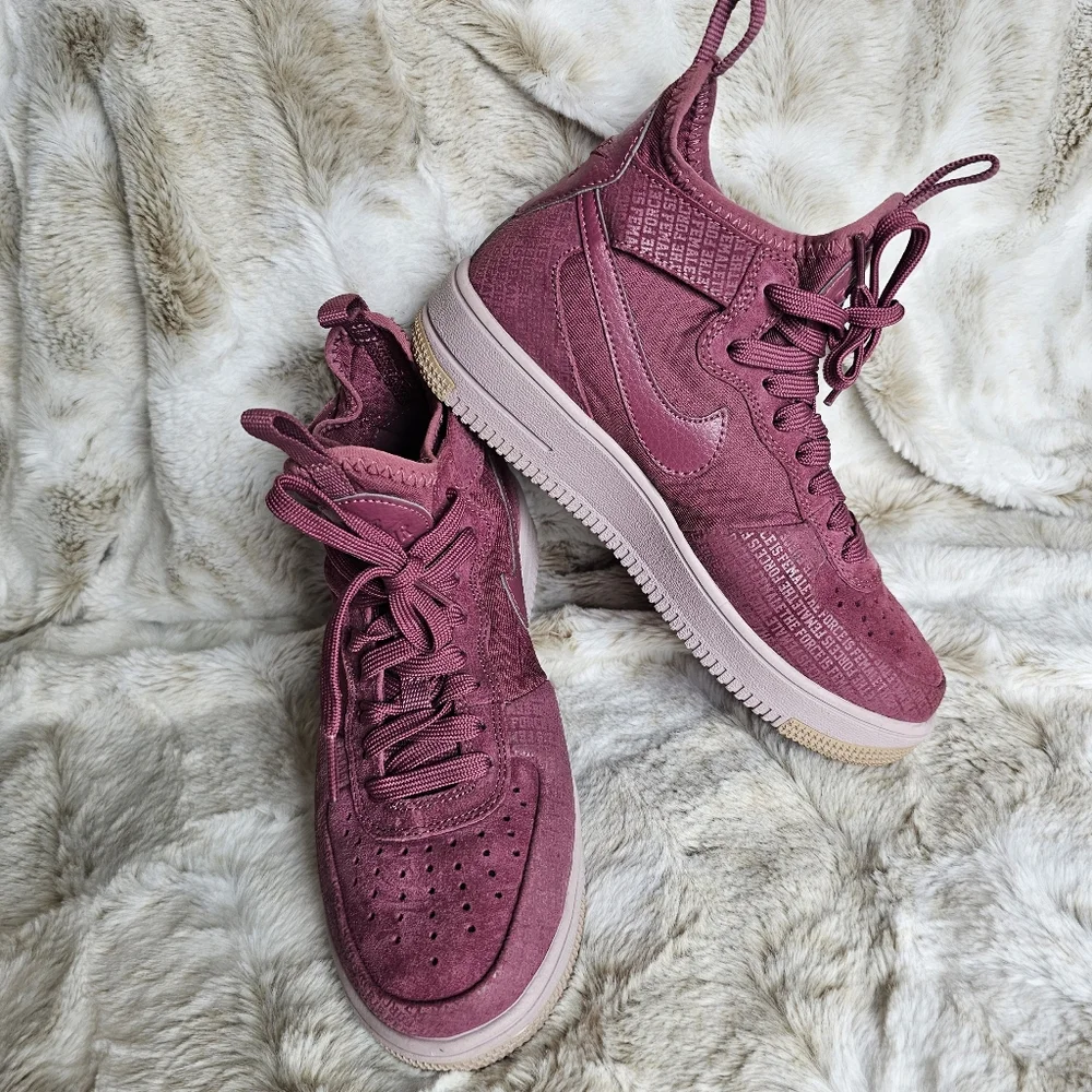 Nike Force is Female Airforce‎ Mid Vintage 6.5